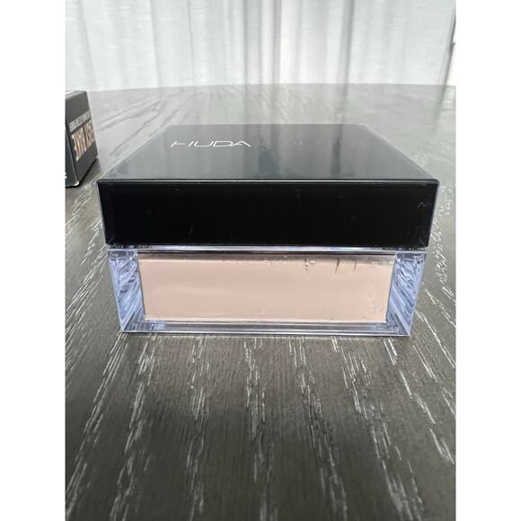 Huda Beauty Easy Bake Loose Baking & Setting Powder - PEACH PIE 20 g .71 oz New - Picture 4 of 15